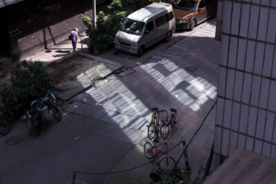 DSC 8924 GZ mirror on road 2